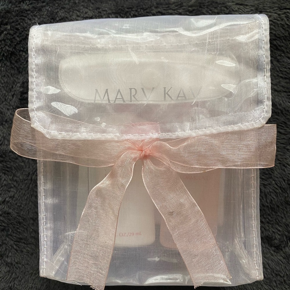 Mary Kay dry skin travel size cleansing set